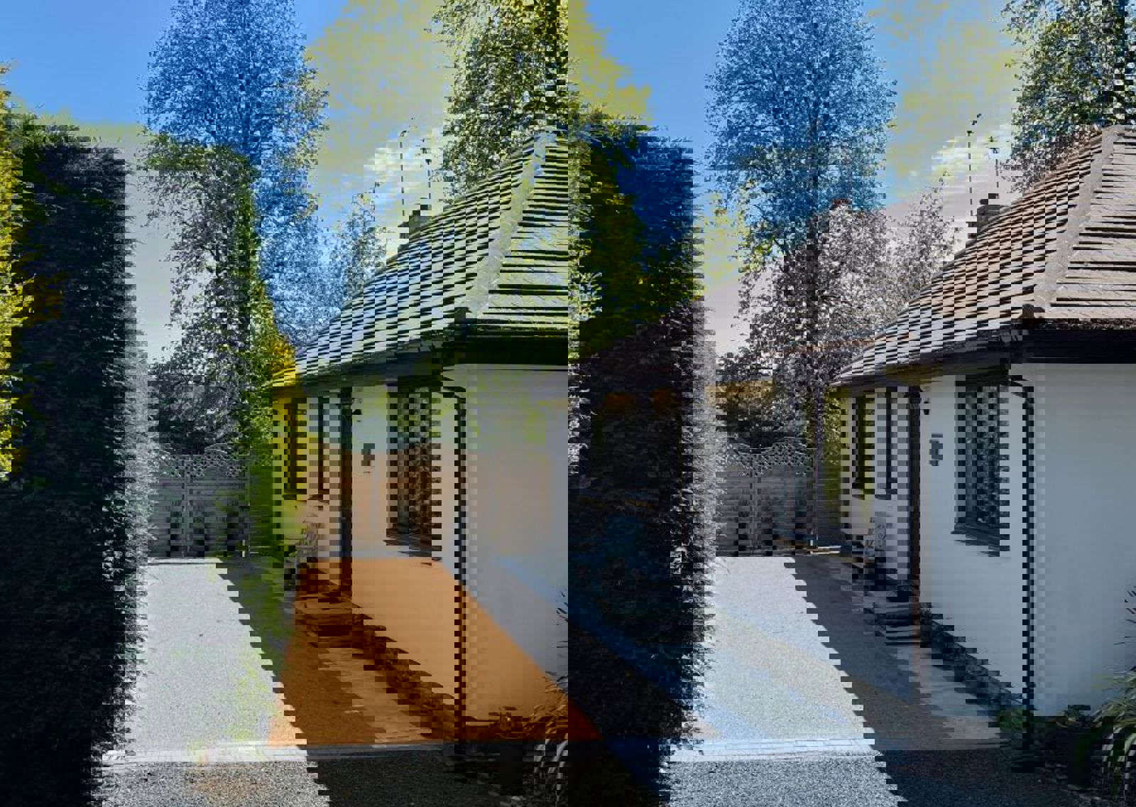 vn-large-Parking-at-Midwood-Lodge.jpeg