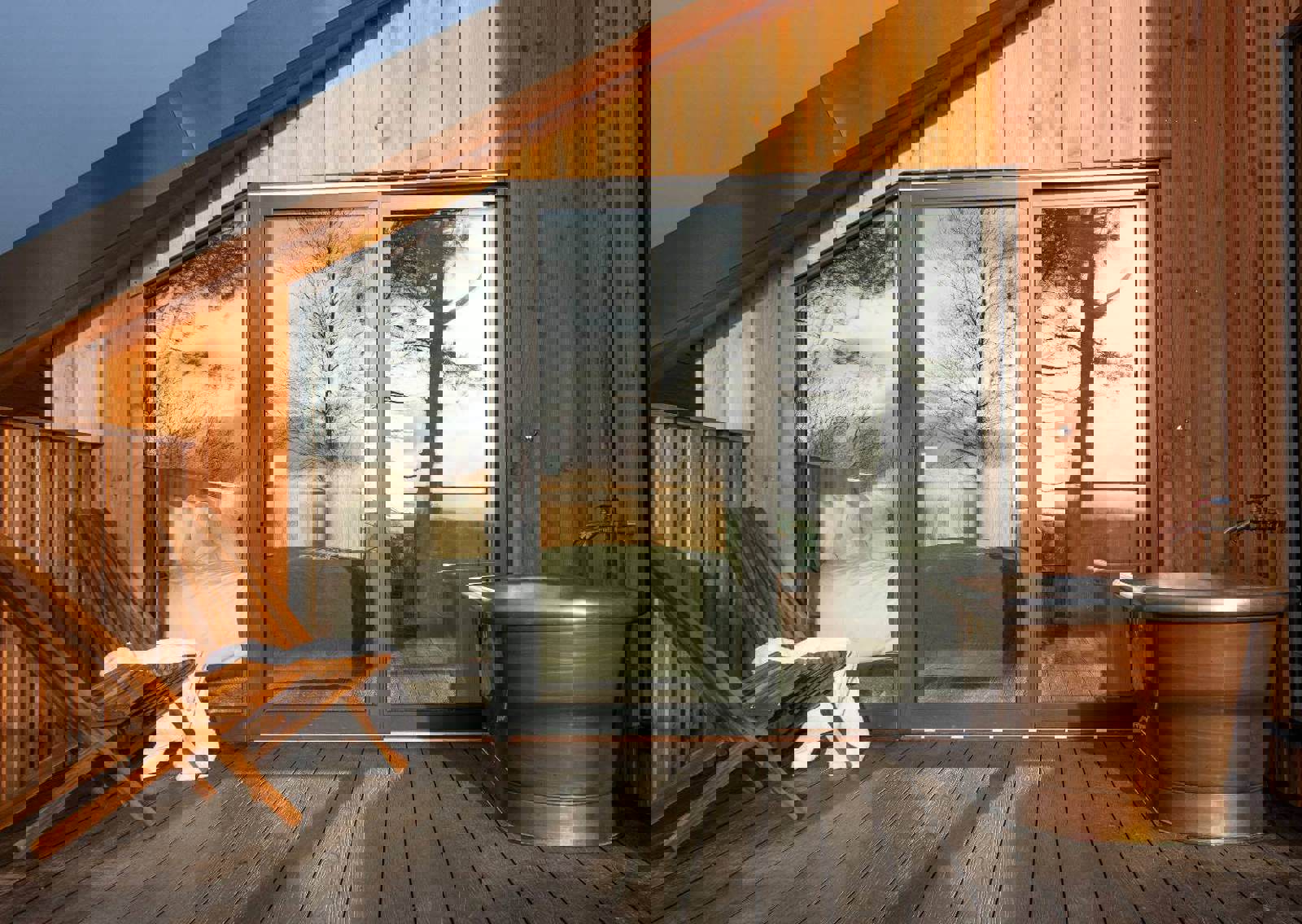 17-Outside-with-tub