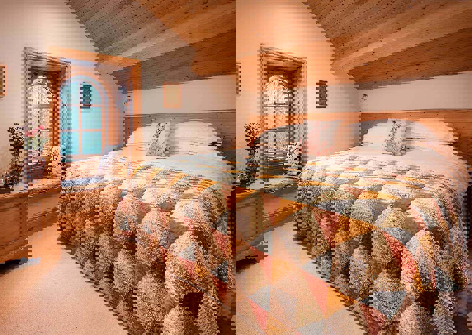 coach-house-bedroom
