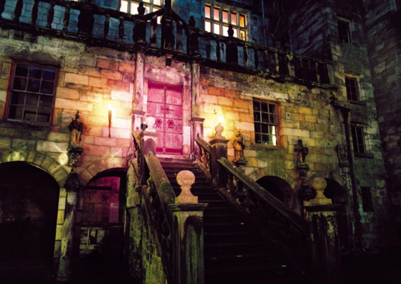 vn-large-Dark-entrance.jpg