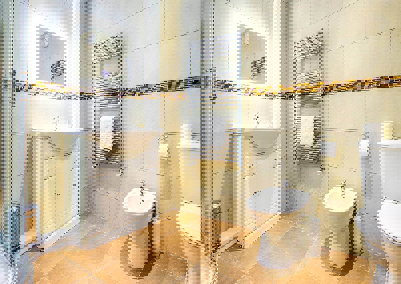 11-Bathroom_1