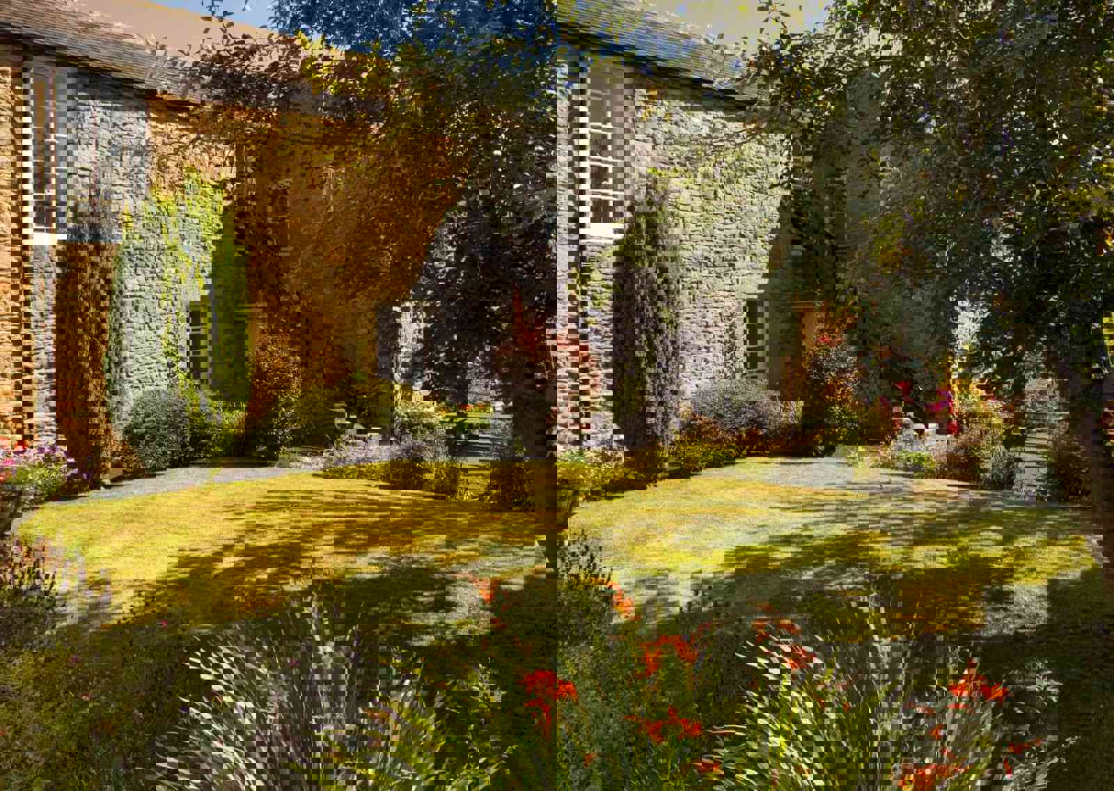 pheasant-inn-garden