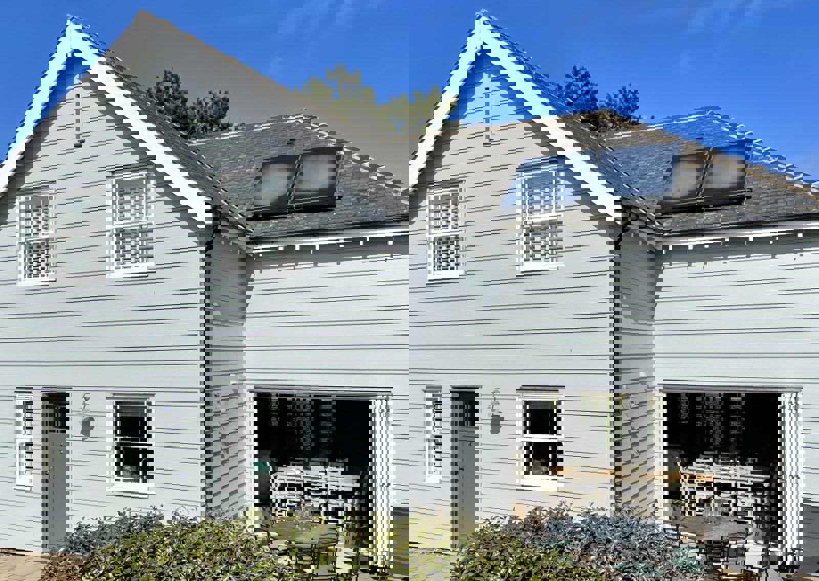 vn-large-The-rear-garden-and-patio-in-Waterford-.jpeg