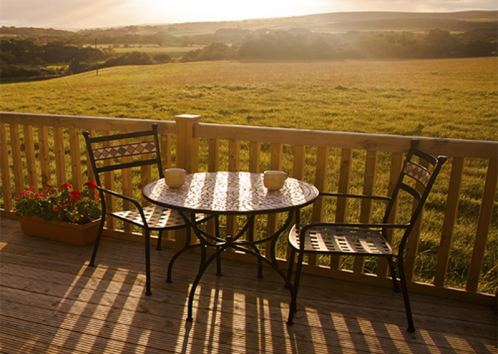 vn-large-Decking-Area