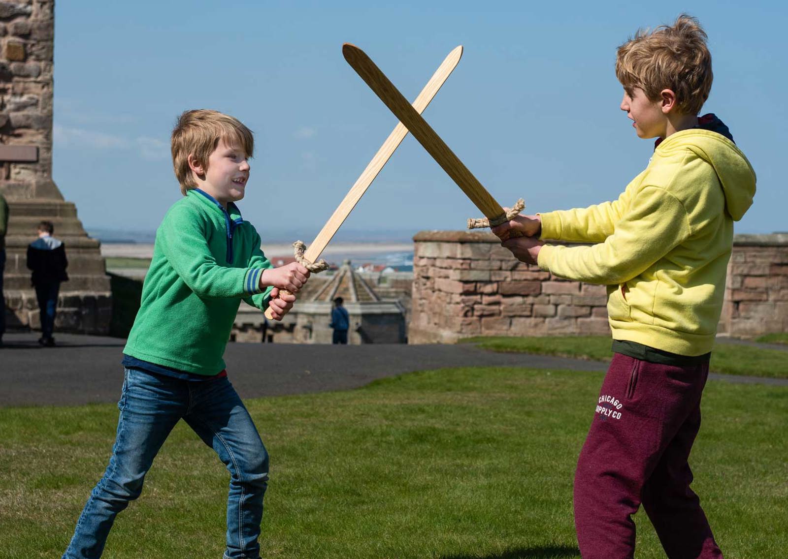 kids-sword-fight