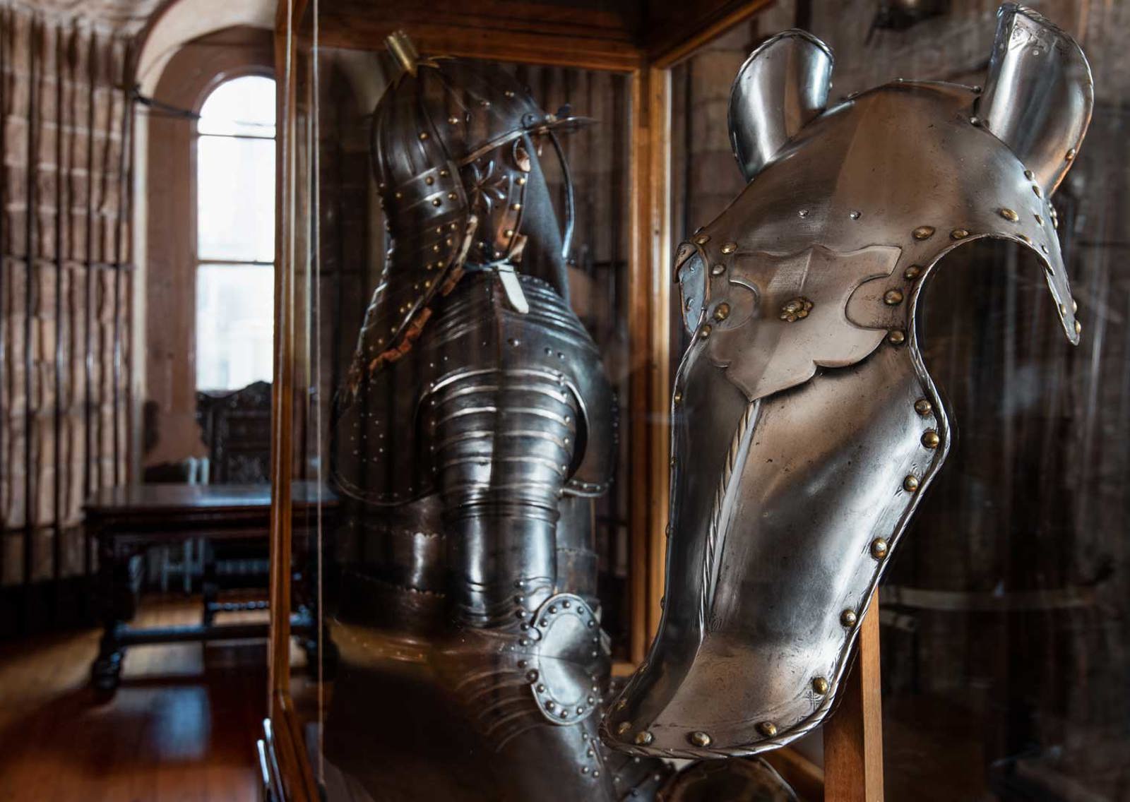 bamburgh-armoury