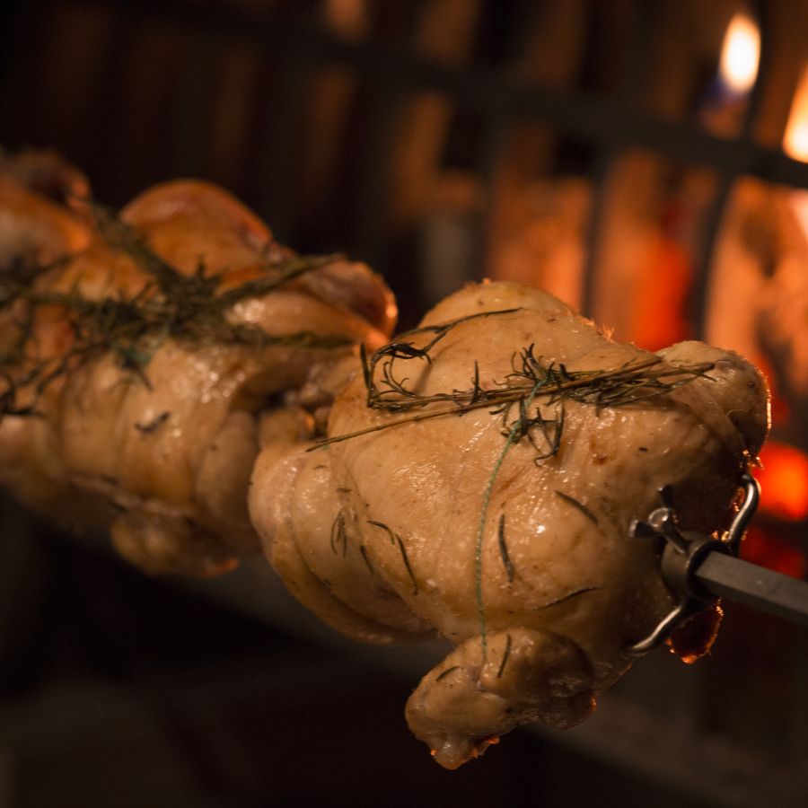 vn-large-Chickens-roasted-on-the-fire.jpg