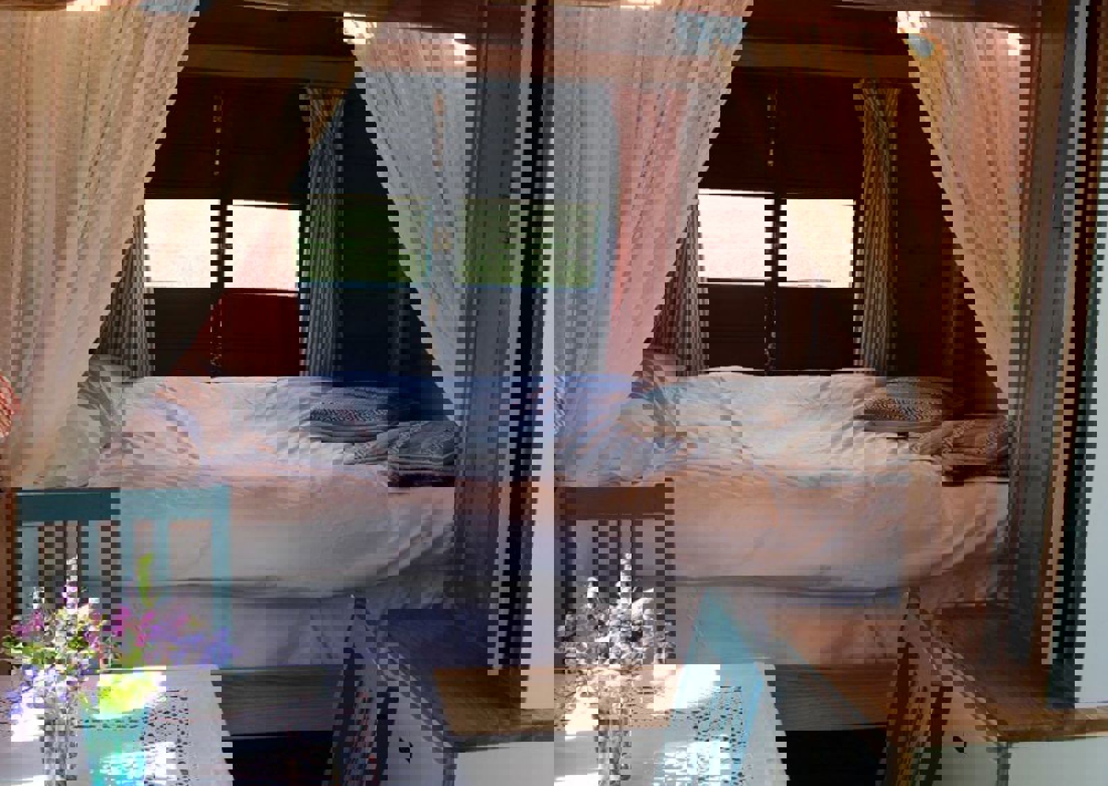 vn-large-Harvest-Hut-Interior.jpg
