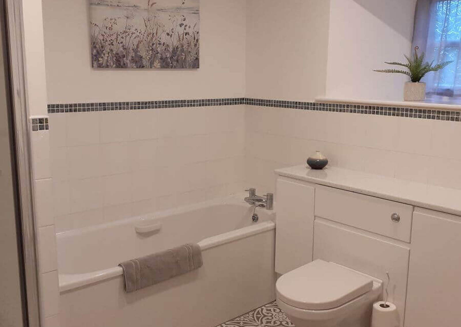 Maltpool-Cottage-Family-bathroom