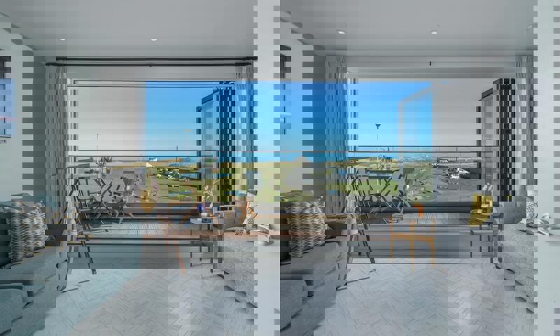 Main-Lounge-1.jpg