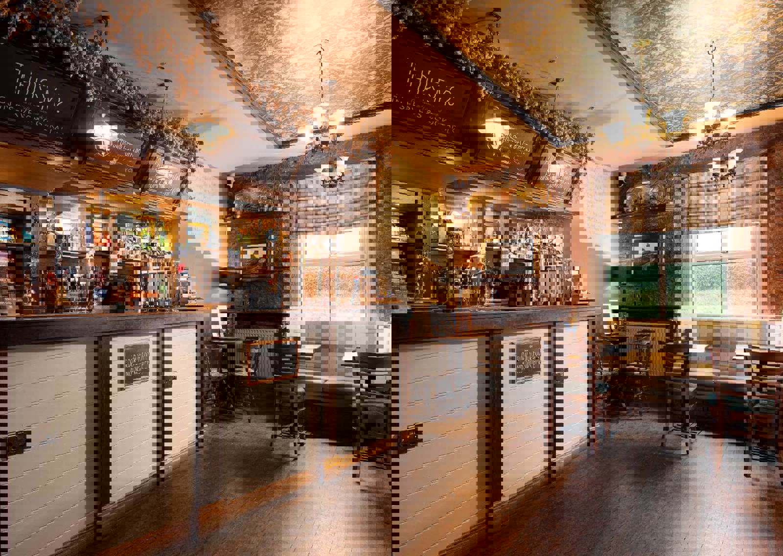 Lindisfarne-Inn-bar-area