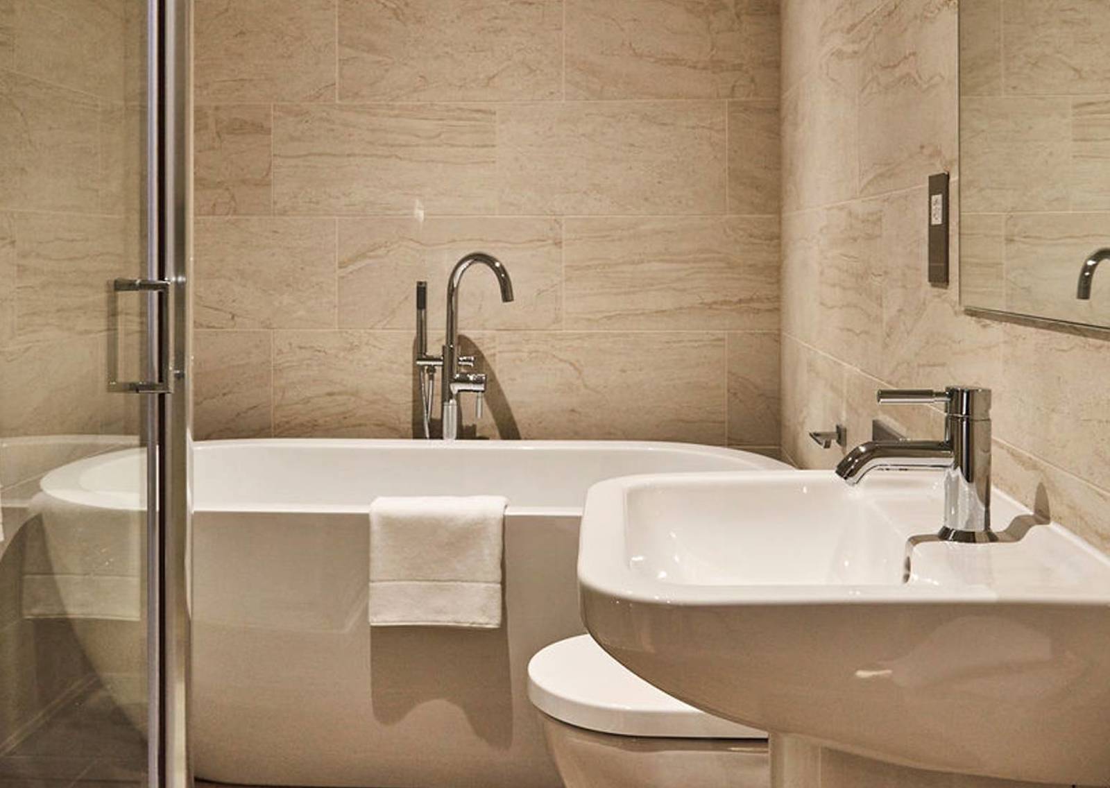 Chesters-bathroom
