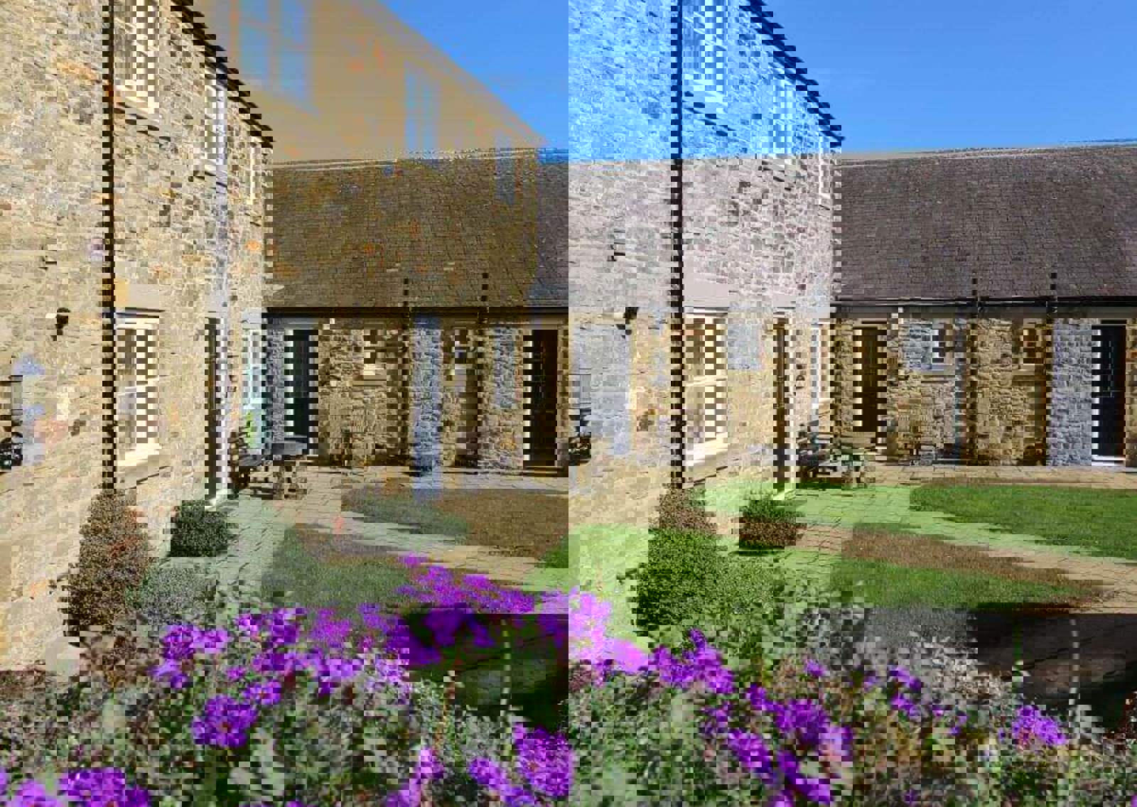 External-gardens-at-Burradon-Farm