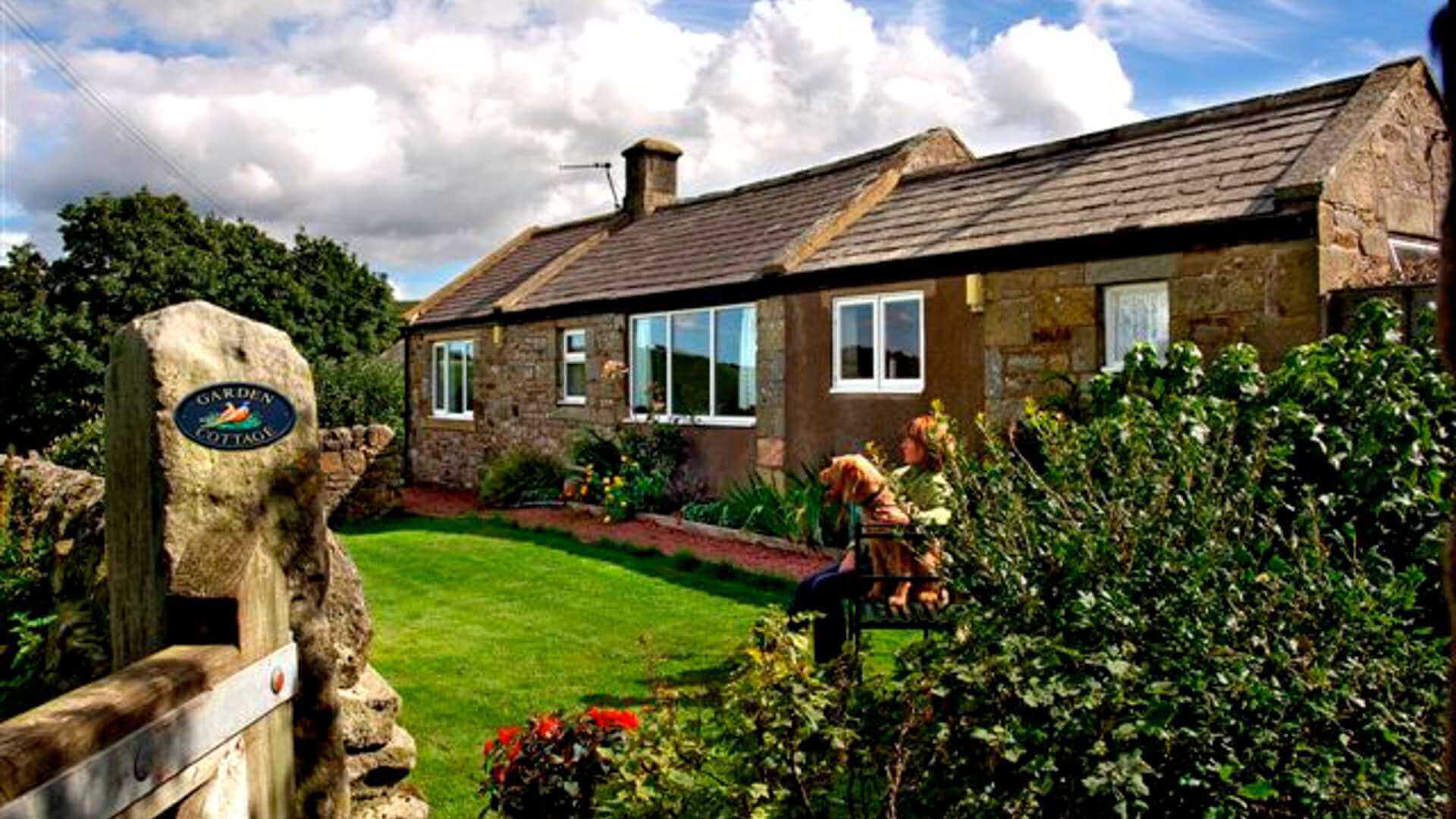 outside-garden-cottage