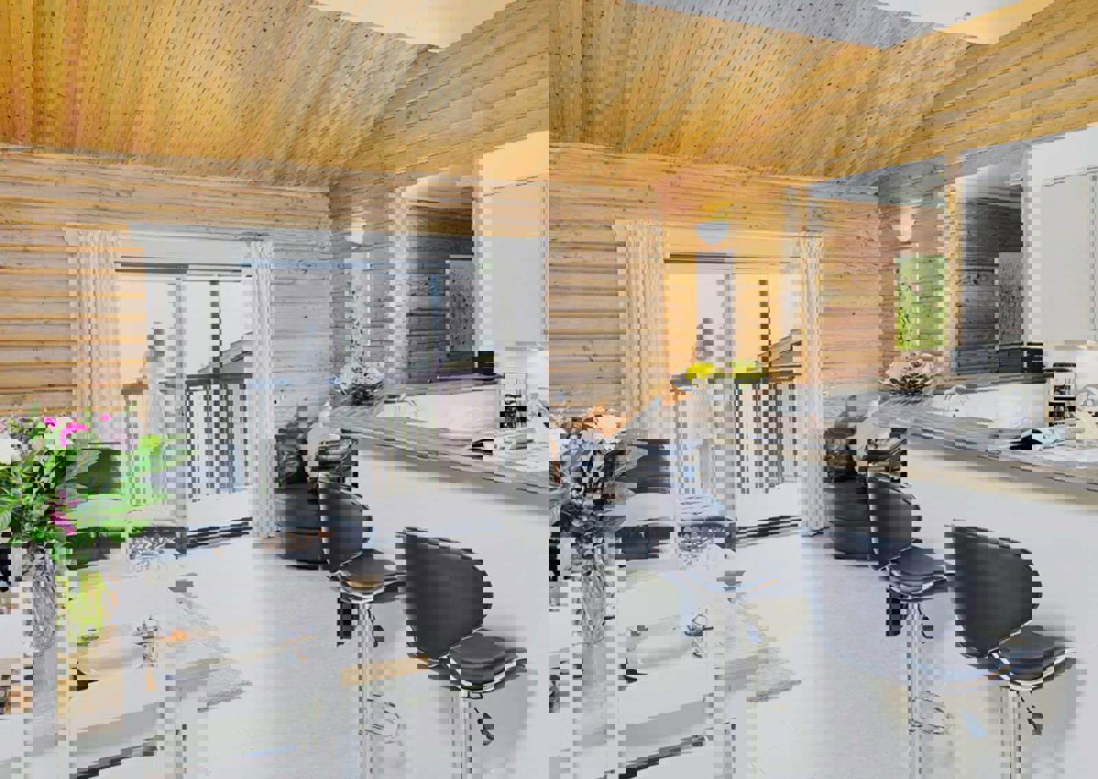 inside-the-lodge