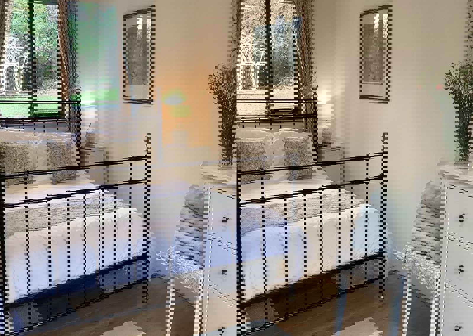 vn-large-Midwood-Cottage-Bedroom.jpg