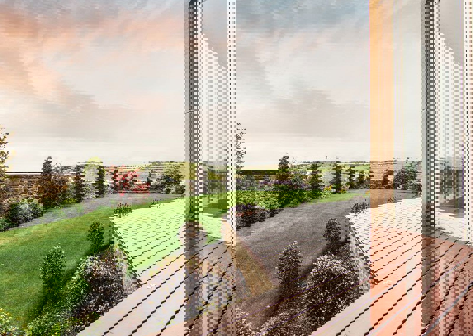 vn-large-The-garden-at-South-View-House.jpg