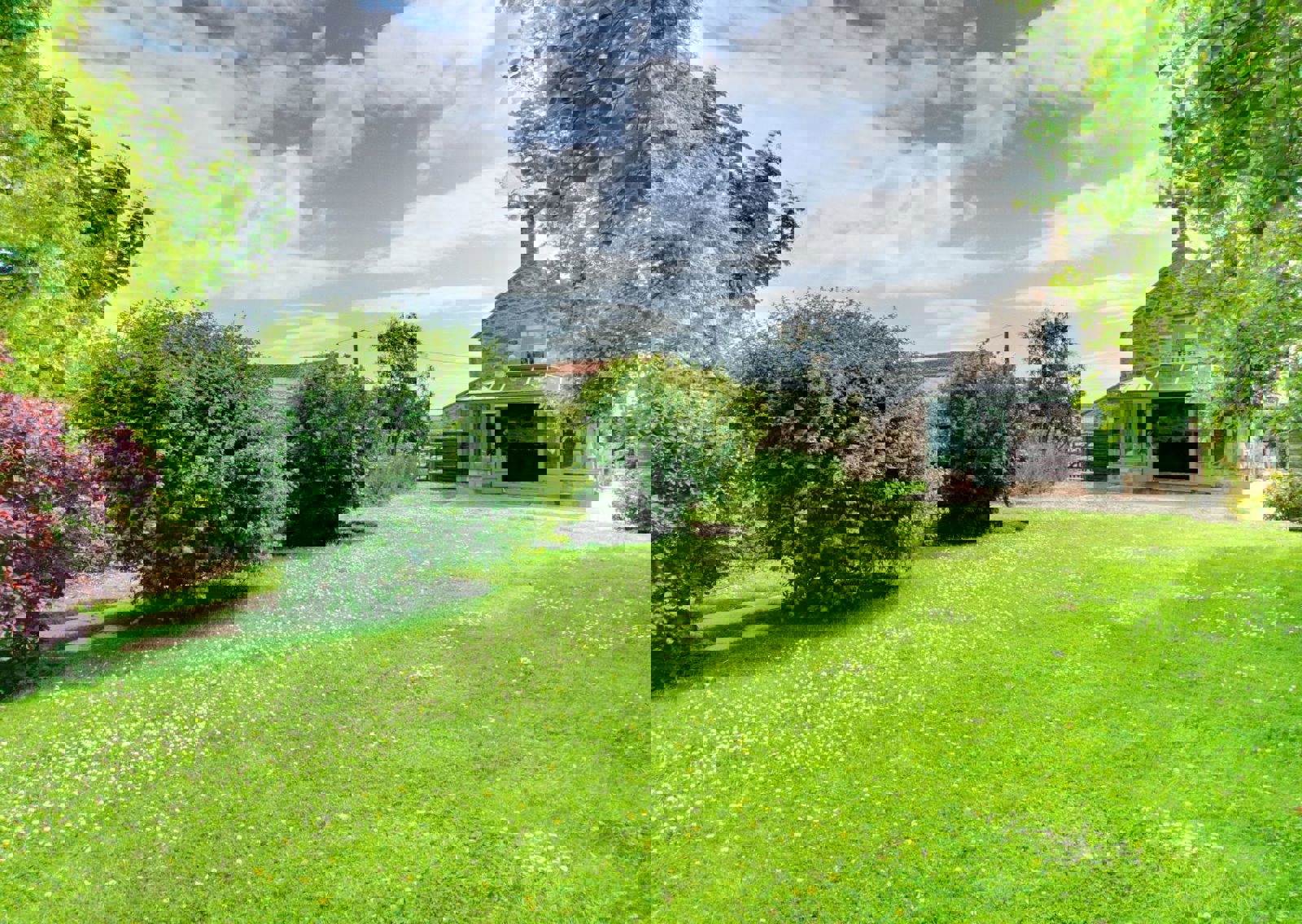 vn-large-St-Coombs-Farmhouse-garden.jpg